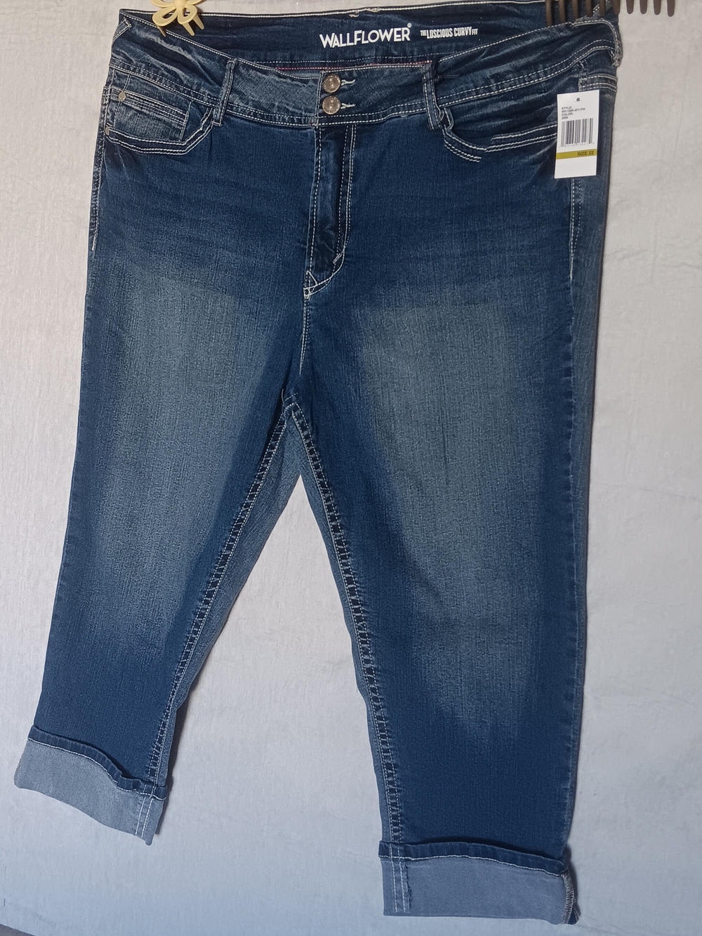 Wallflower Dark Indigo Cropped Roll‑Cuff Jeans Size 22